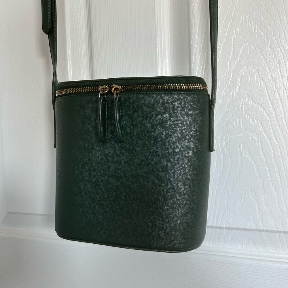 Antik Kraft green crossbody